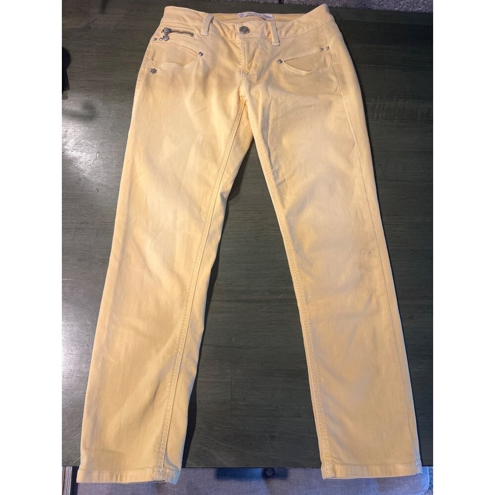 Freeman J Porter Sz M riveted yellow jeans Sz M Faux diamond detail